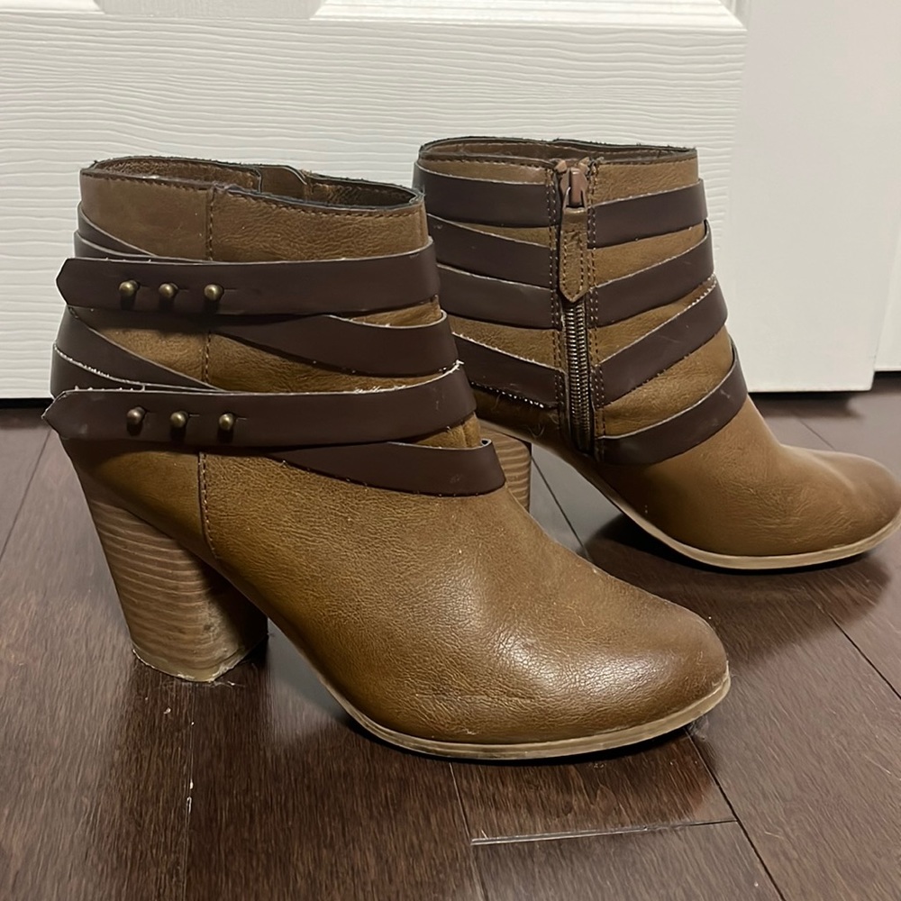 Heeled booties